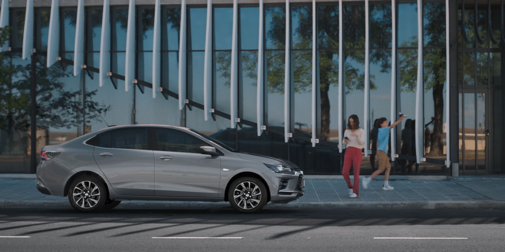 Chevrolet onix plus imponente